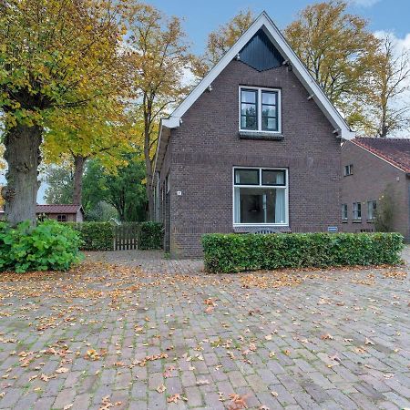 Cozy Holiday Home By The Canal In Dwingeloo Exteriör bild