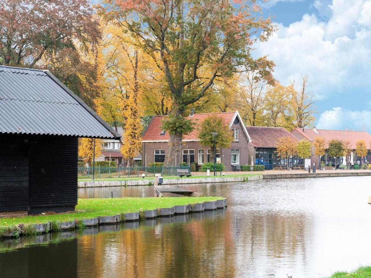 Cozy Holiday Home By The Canal In Dwingeloo Exteriör bild
